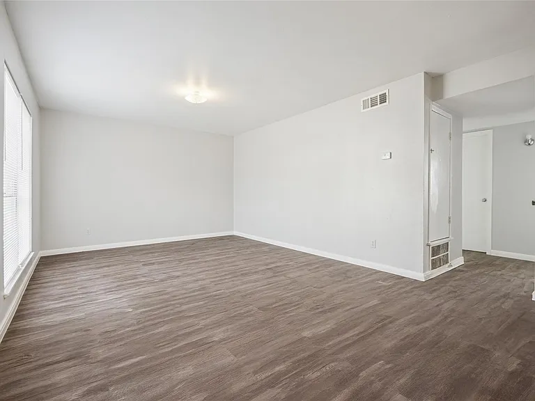 1716 Crownover Rd #18 — Photo 4