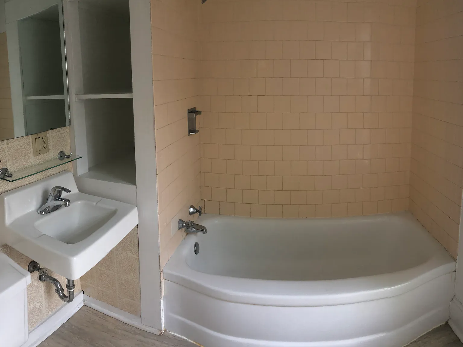 310 N Livingston St — Photo 3