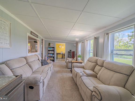 5th image of 62 Cassel Ln