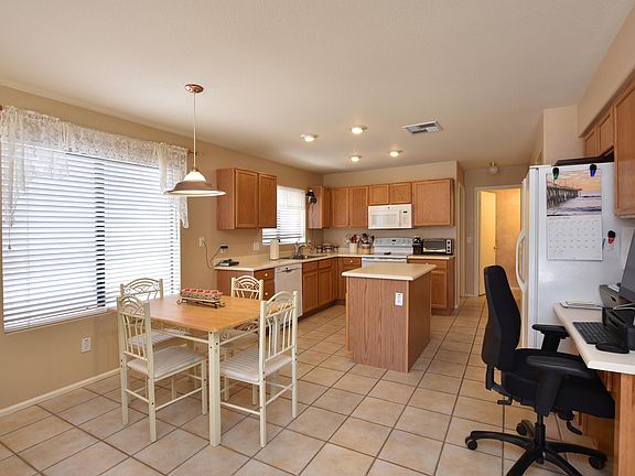4th image of 3733 W Runion Dr