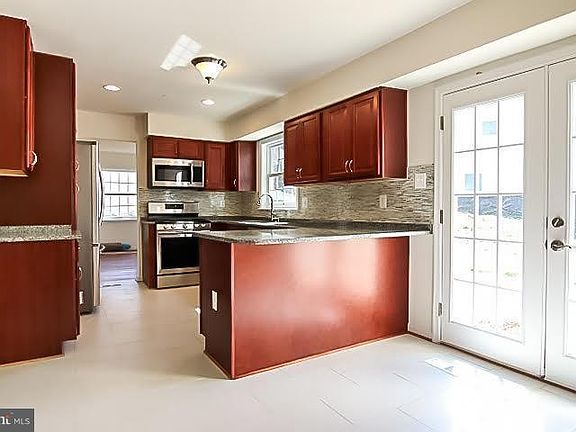 2nd image of 13145 Melville Ln