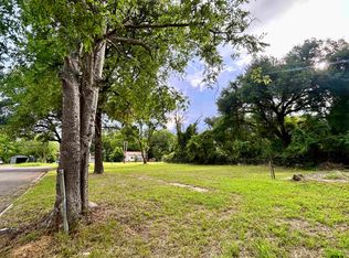 221 W Gay Ave, Gladewater, TX 75647