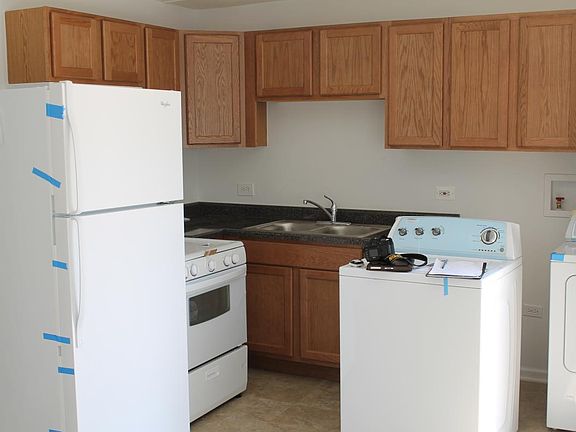 3rd image of 4231 Greenbrier Ln