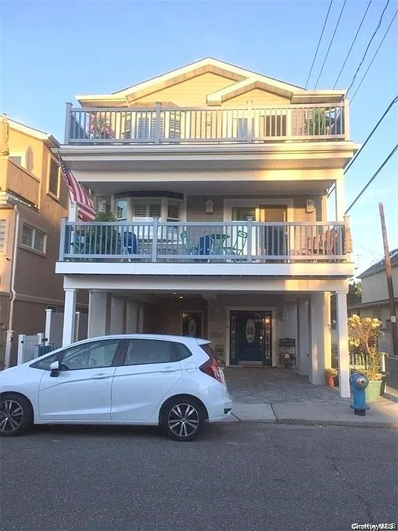 2 bed, 1.0 bath, $2,950 — Photo 1