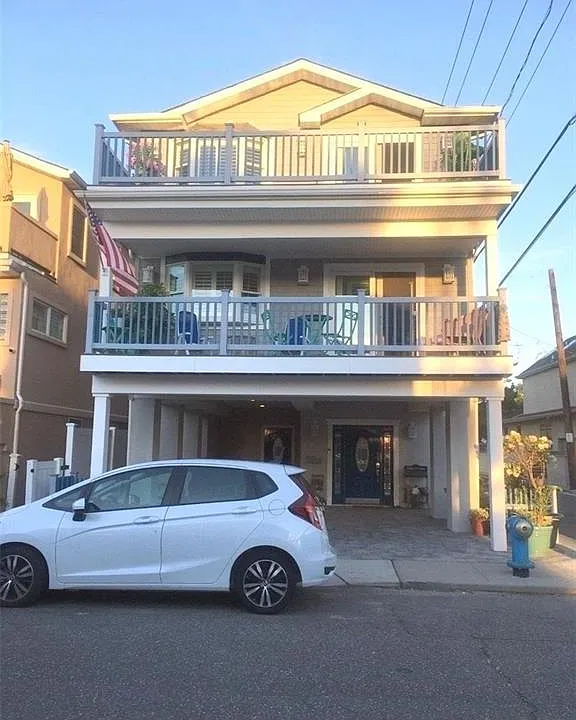24 Virginia Ave #TOP