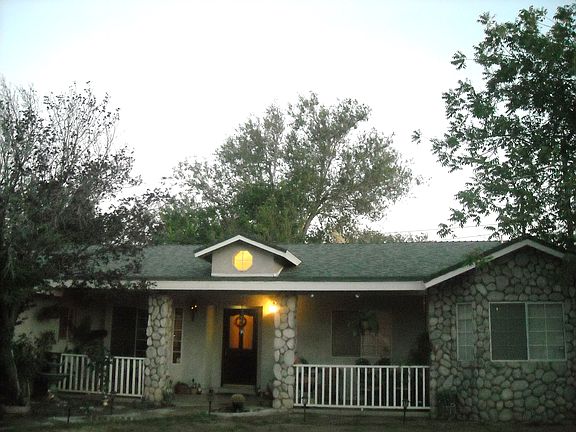 4th image of 1208 W Lancaster Blvd