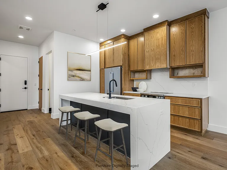 905 SE 4th St #114 — Photo 5
