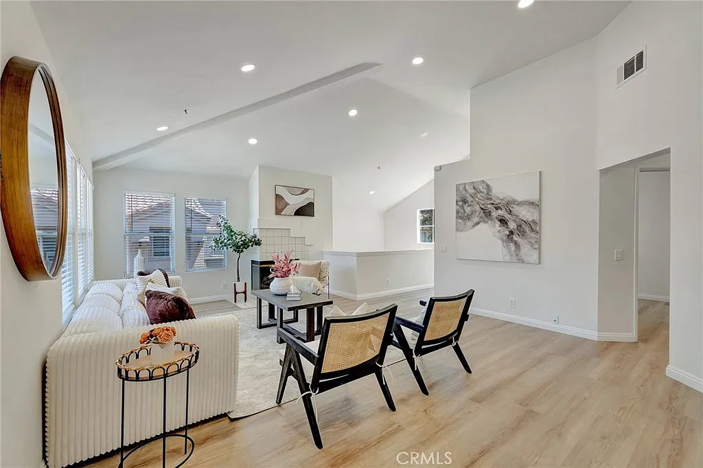 3 bed, 1679 sqft, $4,200 — Photo 4