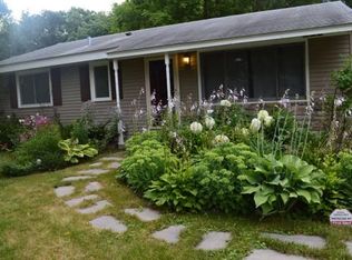 202 Hazel St N, Saint Paul, MN 55119