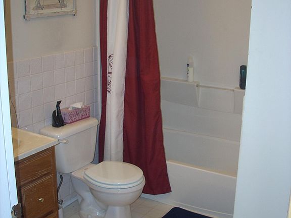 5th image of 15 North St APT A2