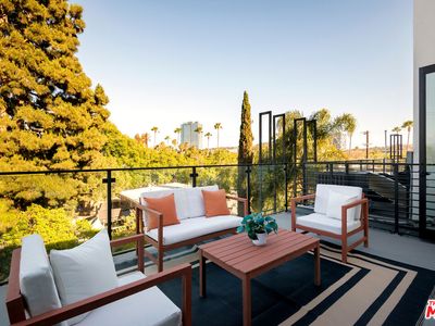 6075 Hargis St, Los Angeles, CA, 90034