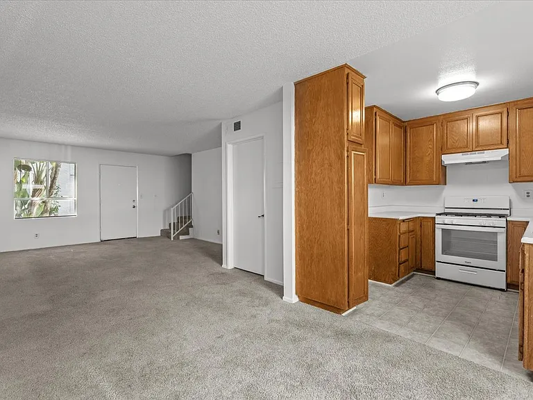 9660 Sepulveda Blvd #10 — Photo 10
