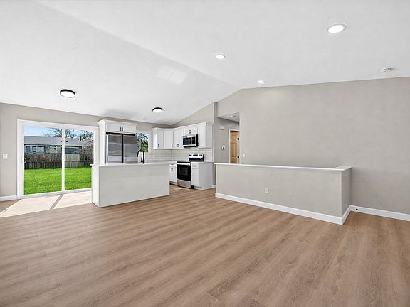 5th image of 1362 Half Moon Dr