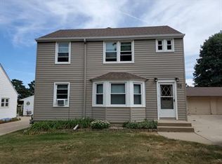 914 S 4th Ave, Sioux Falls, SD 57104