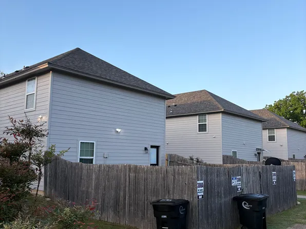 308 W Smith St APT B, Cleburne, TX 76033