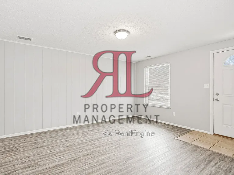 771 Redford Ave — Photo 4