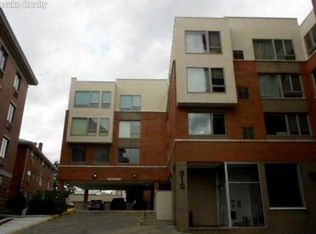 310 Cliff Ln, Cliffside Park, NJ 07010