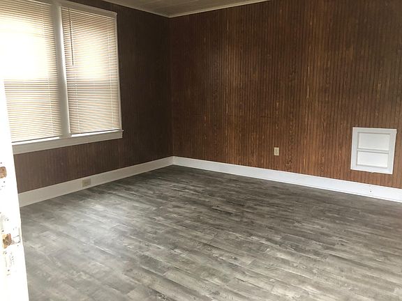 3rd image of 802 1/2 E Thomas St