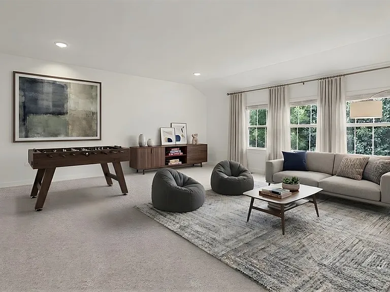 Bonus room / loft / recreation room on second floor perfect for media room, hobby room, or playroom.