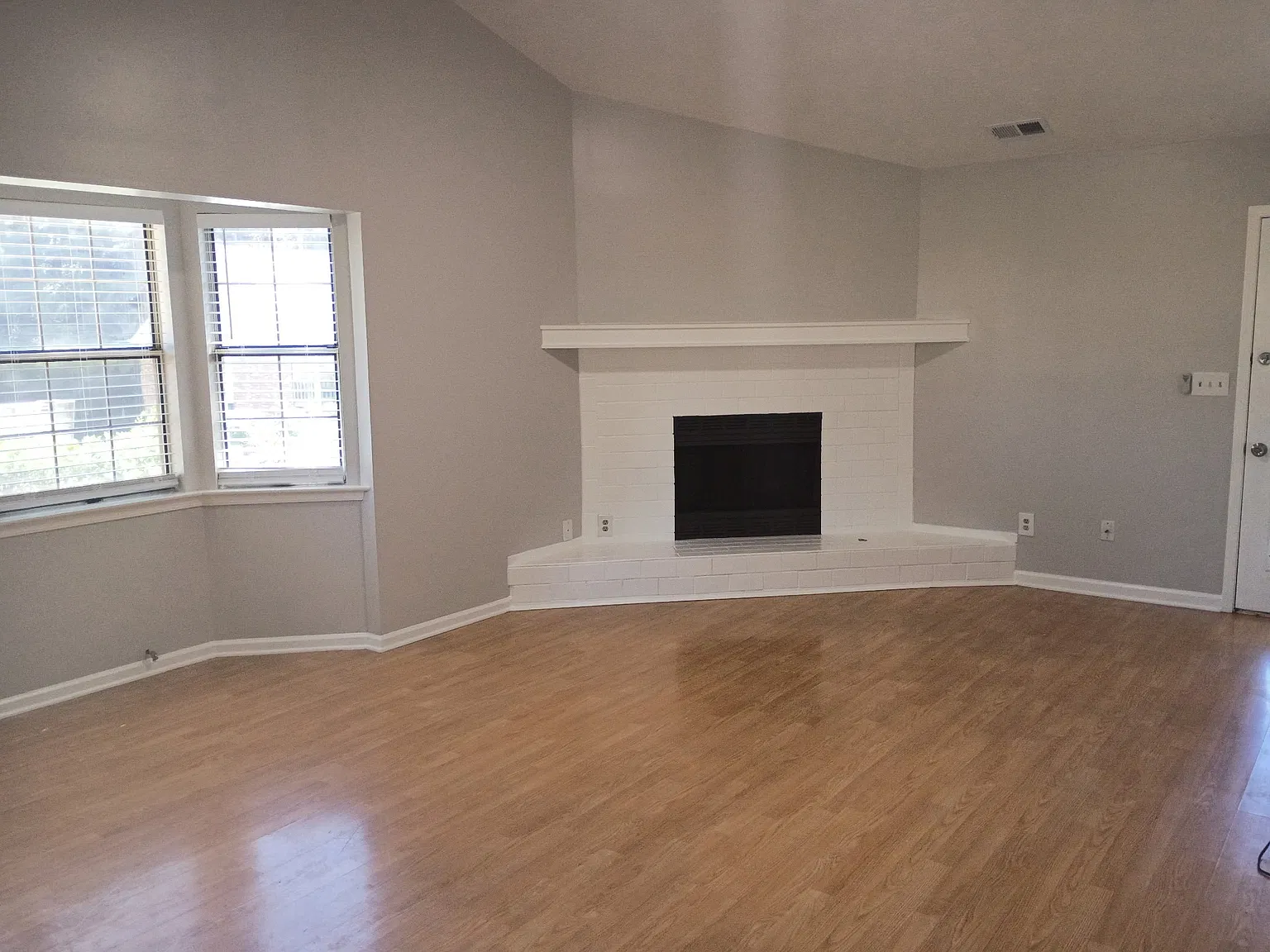 2 bed, 1036 sqft, $1,500 — Photo 1