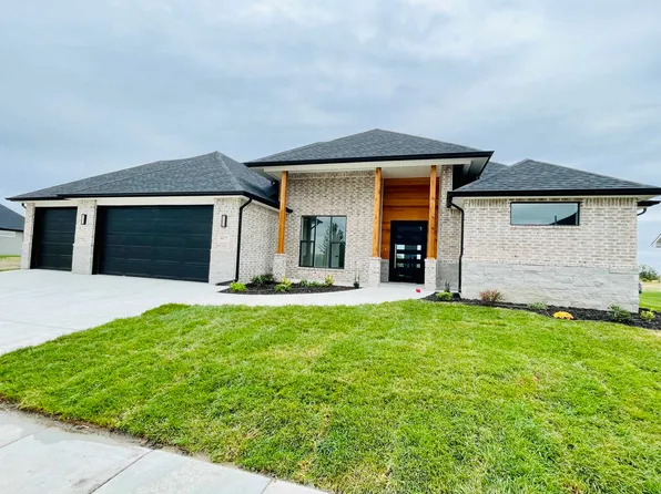 8477 E Deer Run St, Wichita, KS 67226