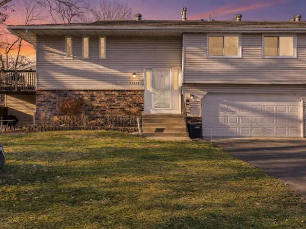 12222 Oak Leaf Cir, Burnsville, MN 55337