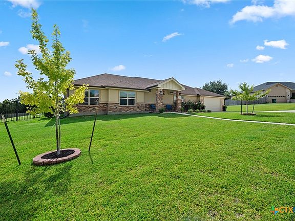 3rd image of 3915 Del Rey Dr