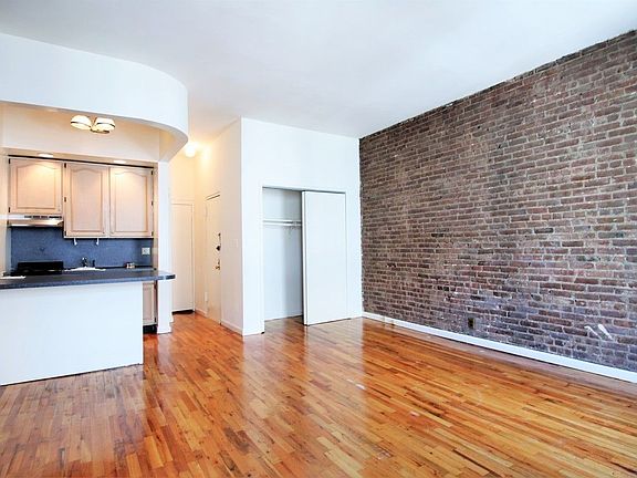 3rd image of 38 W 85th St APT 3