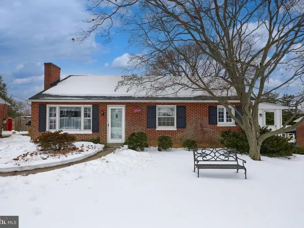 2120 Shaaron Dr, Lancaster, PA 17601