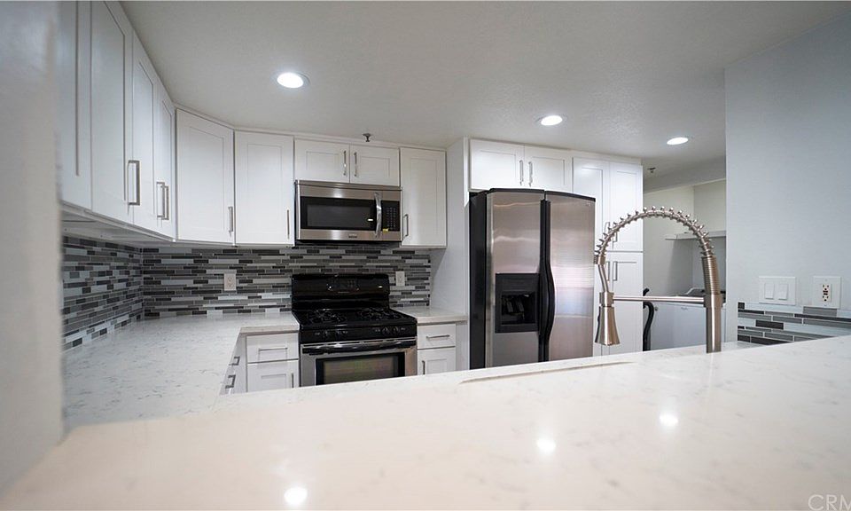 1st image of 345 Avocado St #B5