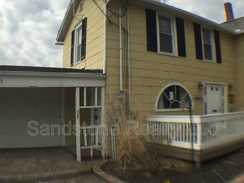43215 N Ridge Rd photo 1