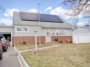 24 Longfield Rd, New Brunswick, NJ 08901