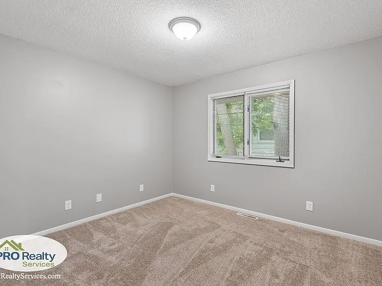 4421 36th Ave N — Photo 13