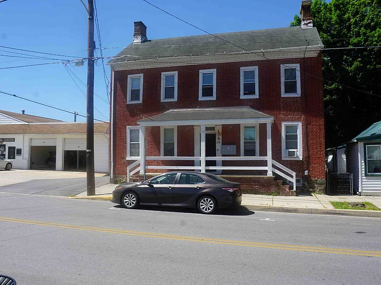 276 E Main St #1 — Photo 1