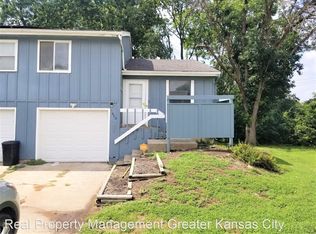8460 Lane Dr, Raytown, MO 64138