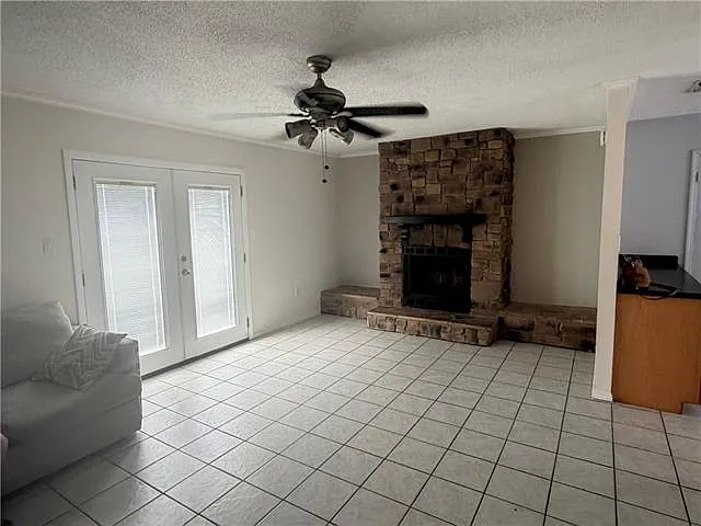 414 Johns Hopkins Dr — Photo 2