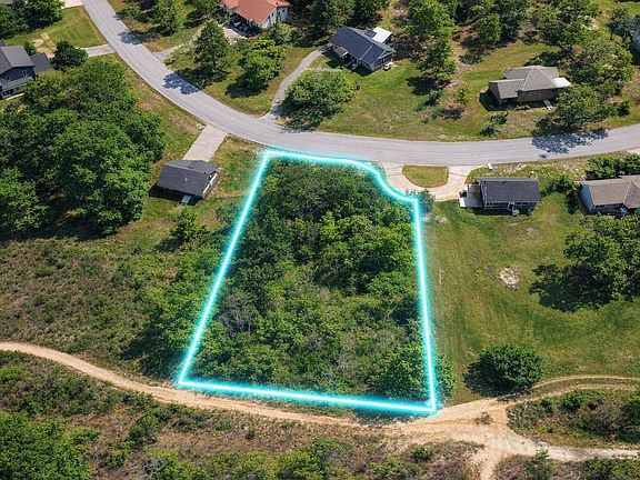 4th image of 5311 Hunter Village Dr