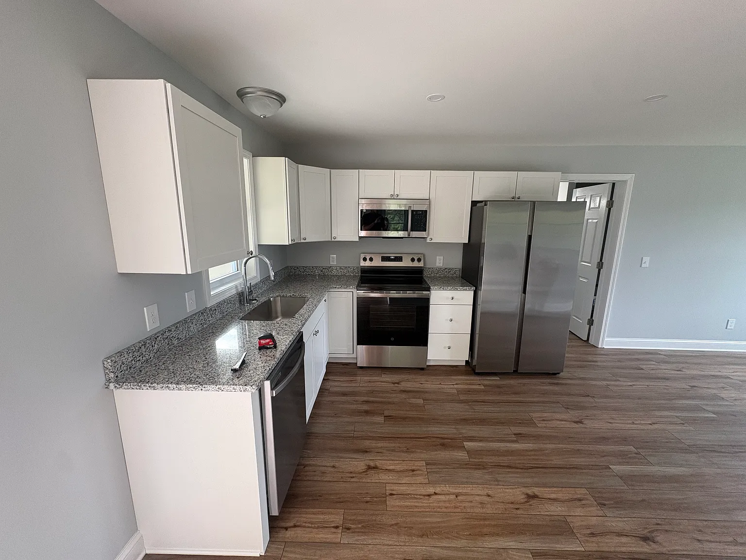 2 bed, 1300 sqft, $2,450 — Photo 3