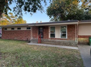 224 Oak Dr E, Hurst, TX 76053