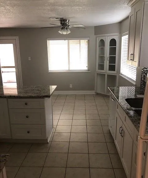 5420 Longshadow Dr — Photo 3
