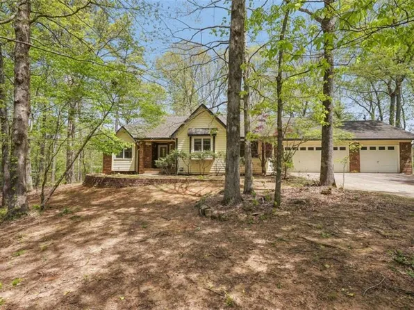 33 Fawn Lake Trl, White, GA 30184
