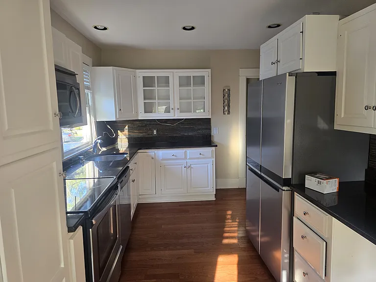 916 Cherokee Ave — Photo 5