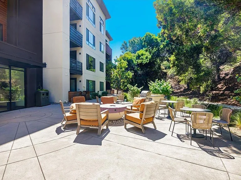 400 El Camino Real #320 — Photo 25