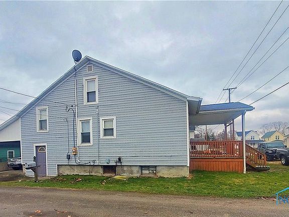 2nd image of 456 Jackson St