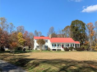 262 Bradford Ln, Pilot Mtn, NC 27041
