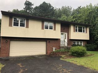 2 Sparrowhill, Albany, NY 12203