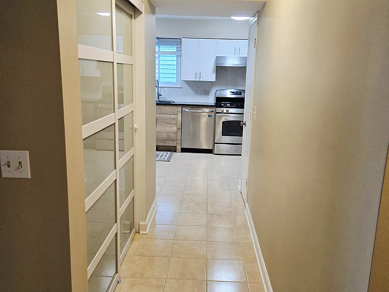 126 Hampton Ave — Photo 6