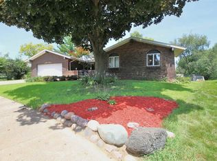 2108 Wildwood Dr, Pekin, IL