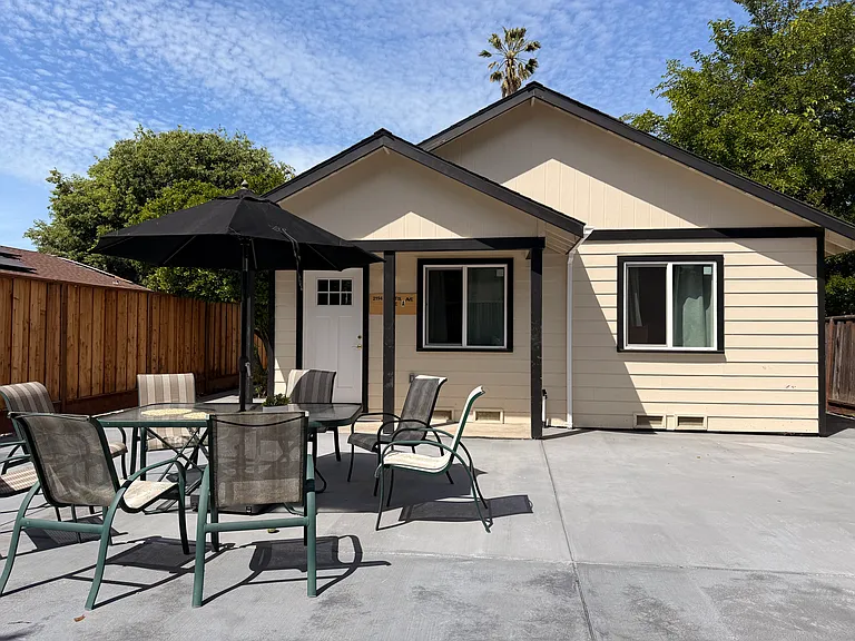 2194 Capitol Ave #A — Photo 5