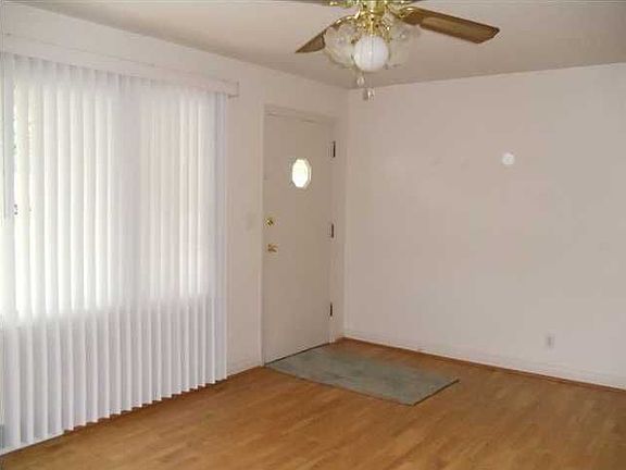 4th image of 4919 Oak Park Dr